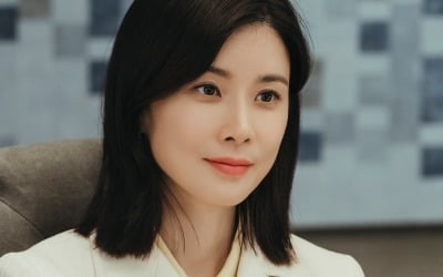 '마인' 이보영, 살벌한 효원가 만찬 속 미소 '살벌'