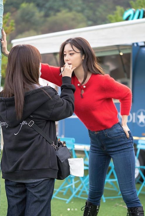 '167cm' 지연, 쩍벌 매너다리 "오늘도 미모갱신'[TEN★]
