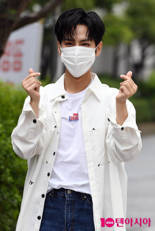 [TEN 포토] 이수웅 ''다이아몬드' 무대 기대해주세요'