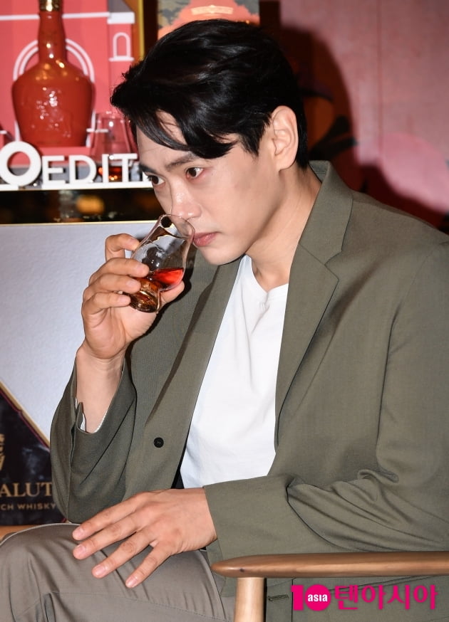 [TEN 포토] 유태오 '가질 수 없는 남친의 비주얼,'