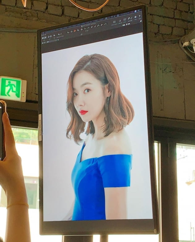 '인교진♥' 소이현, 시원하게 파인 오프숄더+빨강 구두 '현대판 백설공주' [TEN★]