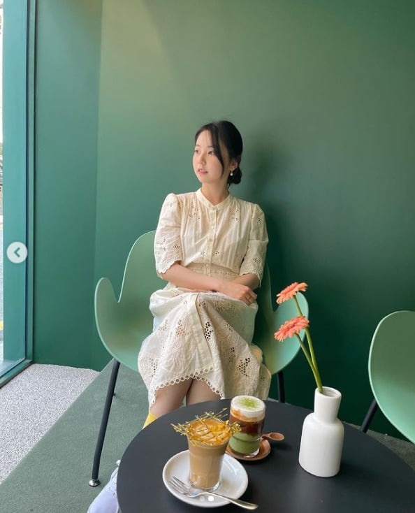 안소희, 청순가련 원피스로 미모 발산[TEN★]
