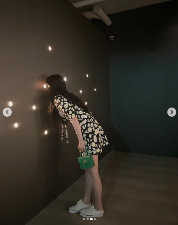 한예슬, 평온한 일상...제주도 전시회 관람중[TEN★]
