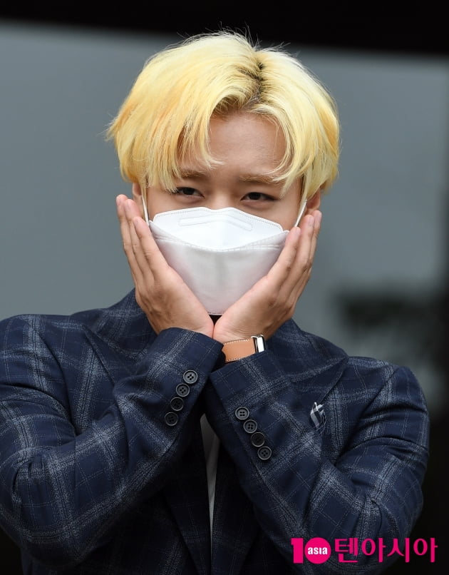 [TEN 포토] 박지훈 '방송국에 핀 황금꽃'