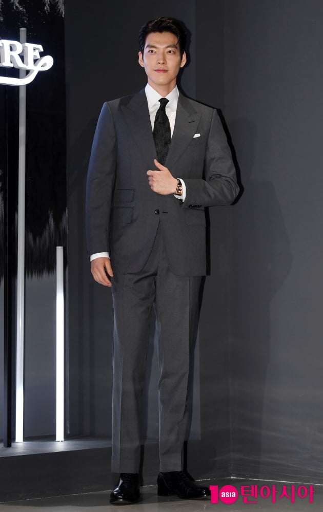 [TEN 포토] 김우빈 '완벽한 수트핏'