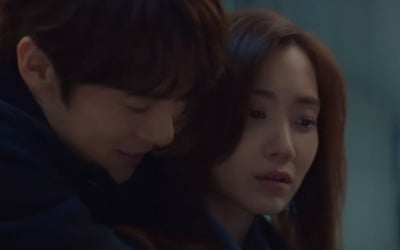 '슬의생2' 유연석♥신현빈, 연인 관계로 발전…깜짝 백허그