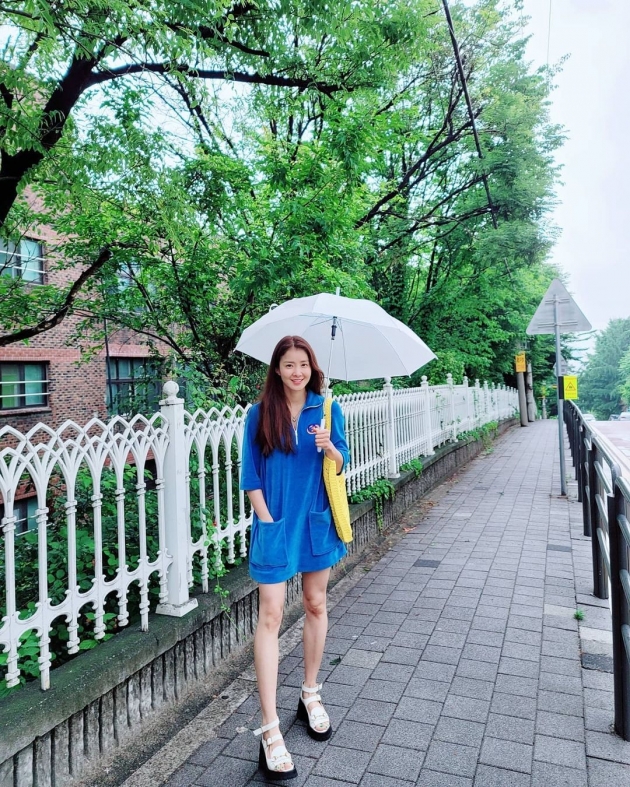 이시영, 150만원 명품백을 에코백으로 "출근" [TEN★]