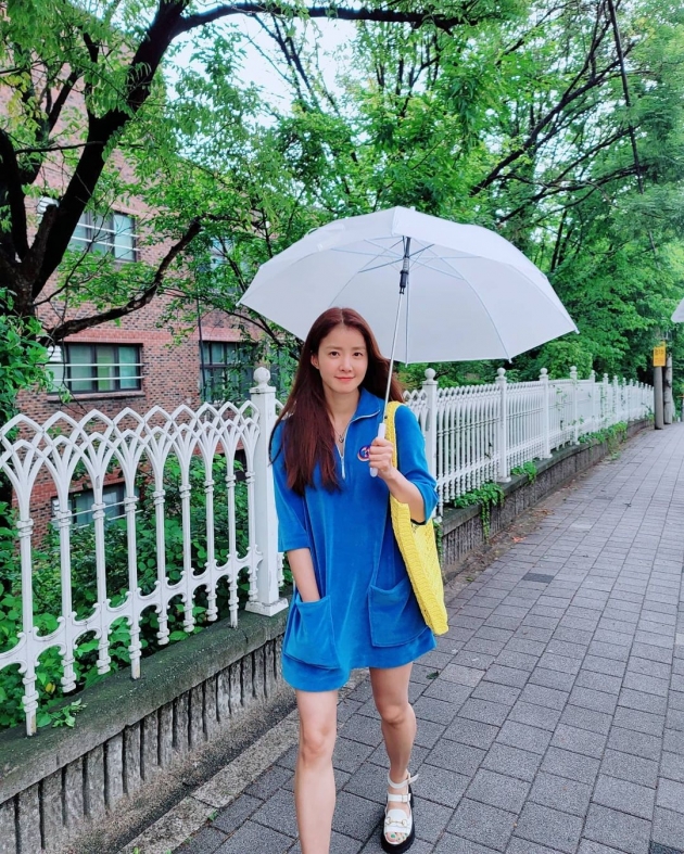 이시영, 150만원 명품백을 에코백으로 "출근" [TEN★]