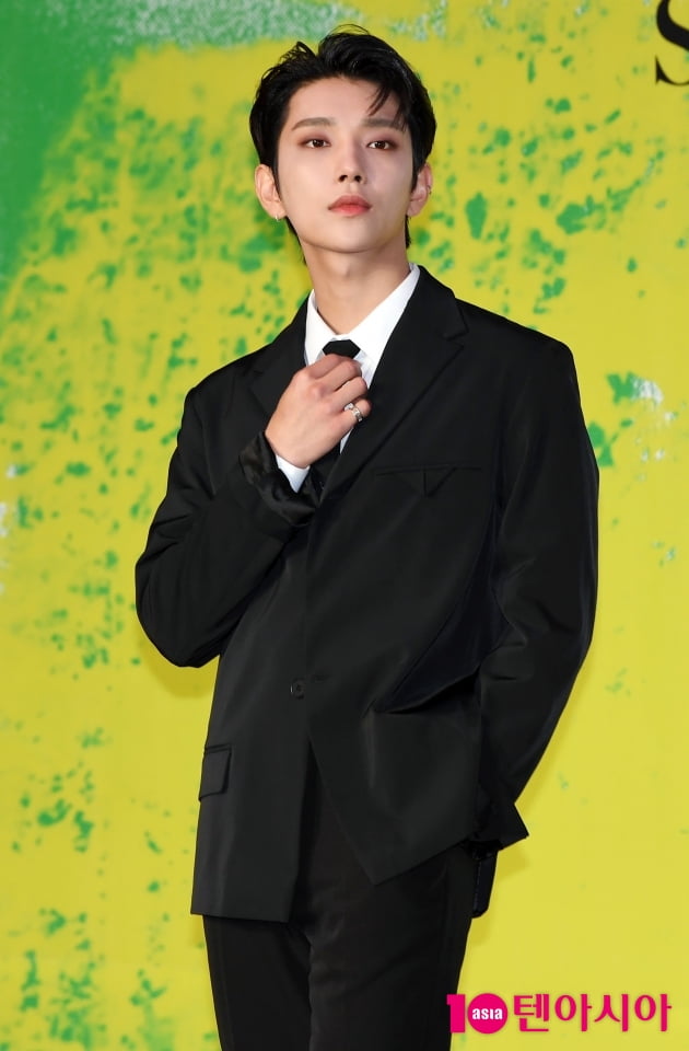 [TEN 포토] 세븐틴 조슈아 '뱀파이어의 멋짐'