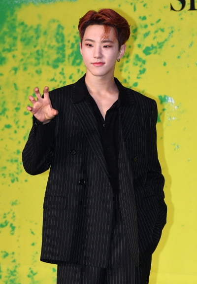 [TEN 포토] 세븐틴 호시 '호랑이 발톱'