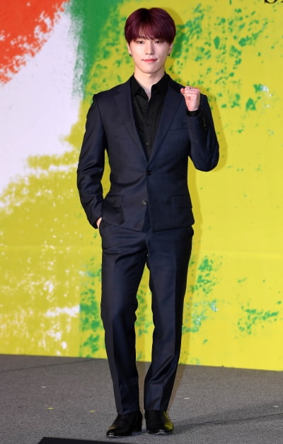 [TEN 포토] 세븐틴 디노 '세련된 파이팅!'