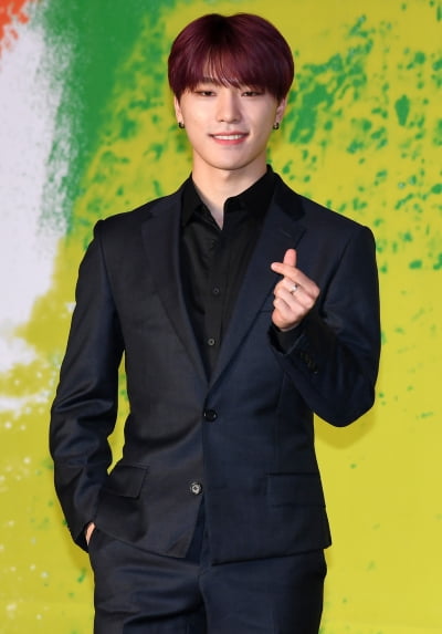 [TEN 포토] 세븐틴 디노 '막내의 꽃미소'