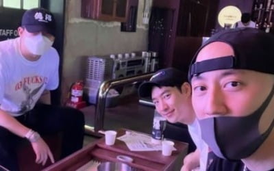 '조수애❤︎' 박서원, 이제훈·창모와 성수동 투어…인맥 무엇? [TEN★]
