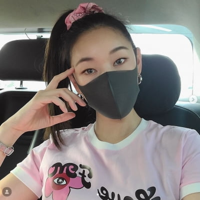한혜진, 난해한 올핑크 패션에 샤넬백까지 핫핑크 [TEN★]