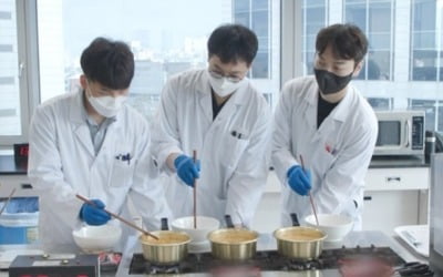 '아무튼 출근' 라면 수프 연구원 "다음엔 민트초코 라면"