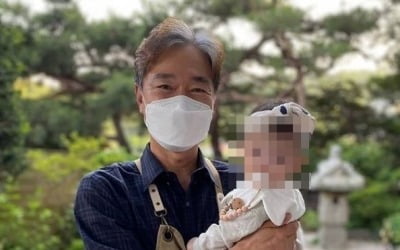 '빵집 사장' 정보석 "귀한 손님이 놀러왔다"…비타민 같은 손녀에 행복 [TEN★]