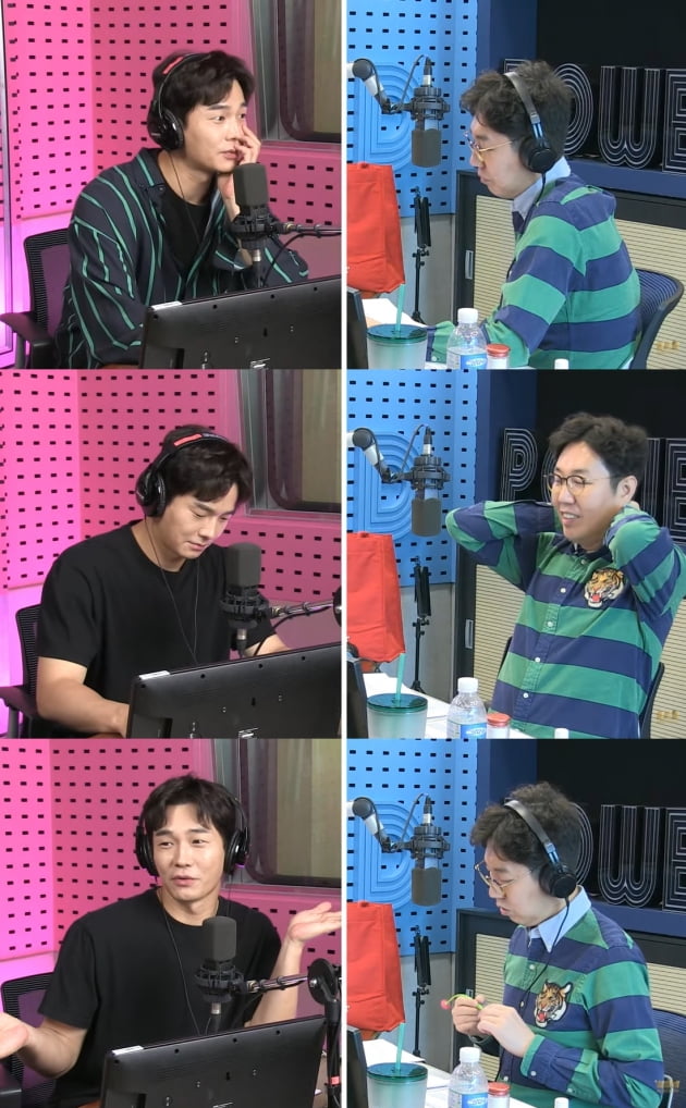 김영철의 '파워FM' 보이는 라디오./