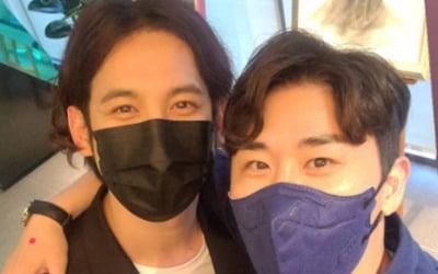 영탁, 절친 박기웅 전시회 찾아 응원 '훈훈 우정' [TEN★]