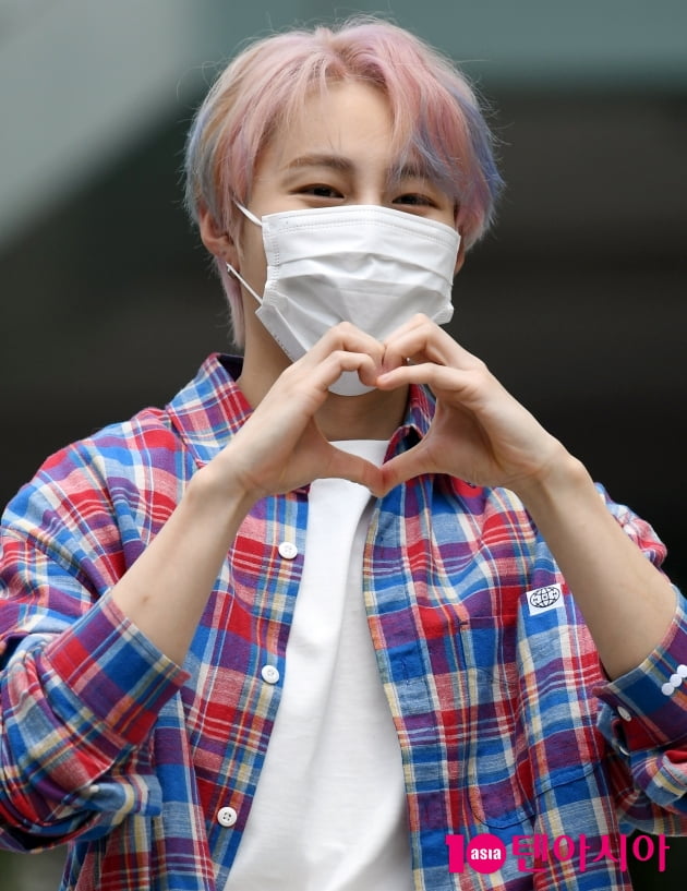 [TEN 포토] 하성운 '애교 눈웃음'
