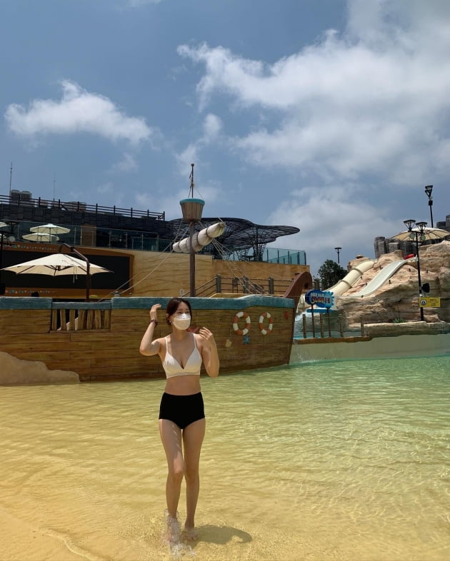 '문재완♥' 이지혜, 둘째 임신 중에도 멋진 비키니 몸매…제주 휴가 중 [TEN★]