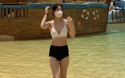 '문재완♥' 이지혜, 둘째 임신 중에도 멋진 비키니 몸매…제주 휴가 중 [TEN★]
