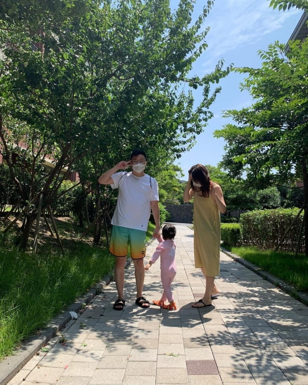 '문재완♥' 이지혜, 둘째 임신 중에도 멋진 비키니 몸매…제주 휴가 중 [TEN★]