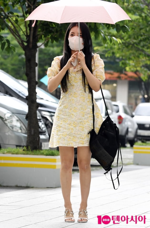 [TEN 포토] 브레이브걸스 유정 '청초함 가득한 핑크빛 매력'