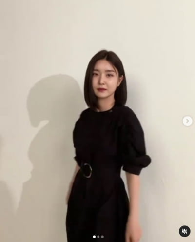 브레이브걸스 유나, 아름다운 블랙스완[TEN★]