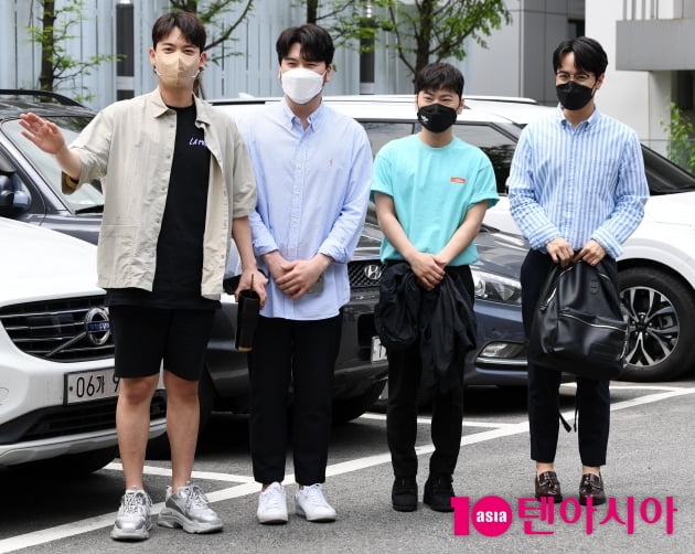 [TEN 포토] 라포엠 '새로운 프로젝트 음반 오늘 만나요'