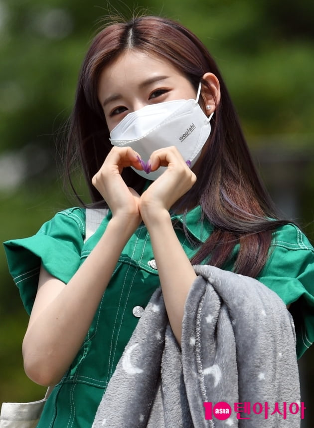 [TEN 포토] 우아 우연 '하트 뿌려요'