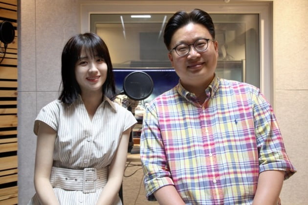 '희망이 싹튼 도시 피란수도 부산' 영상을 기획한 서경덕 교수와 내레이션을 맡은 배우 박하선 / 사진제공=서경덕 성신여대 교수 연구팀