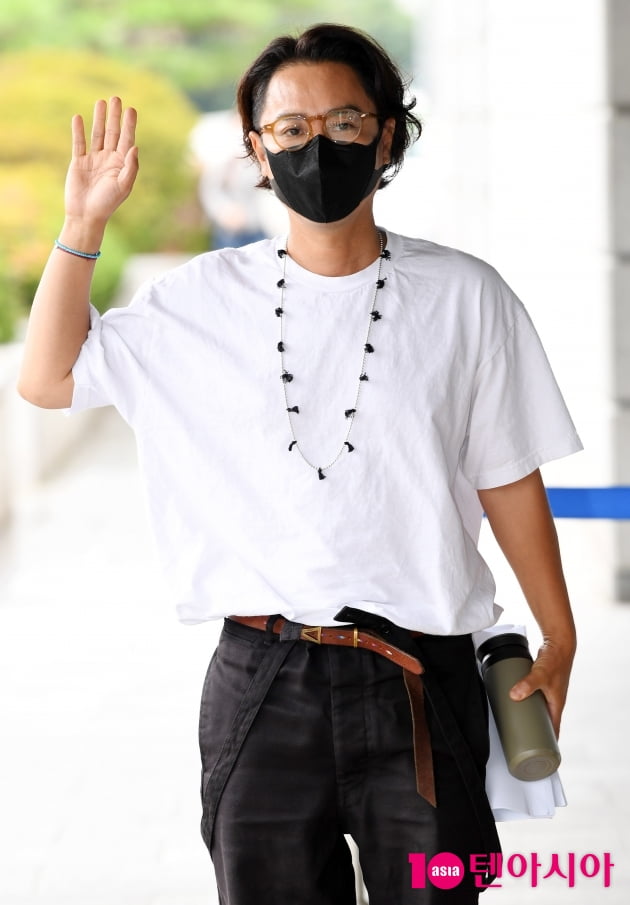 [TEN 포토] 정재형 '수줍은 인사'