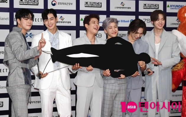 [TEN 포토] 아스트로 '특별한 포즈는 즐거워~'(드림콘서트)