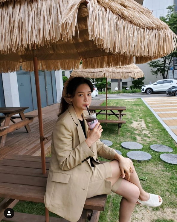 '라이머♥' 안현모, 커피 마실때도 빛나는 '서울대 미녀'[TEN★]