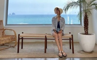 조여정, 대본 보러 왔다가 경치에 '시선 강탈' [TEN★]