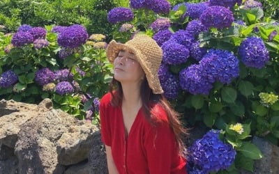 '연하골퍼♥' 진재영, 보랏빛 수국과 어우러져 소녀美 "여행가고파" [TEN★]