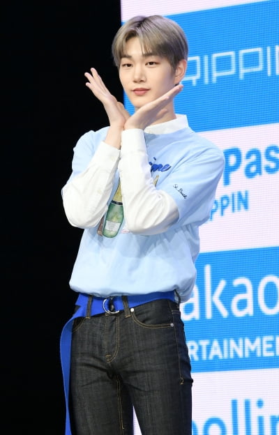 [TEN 포토] 드리핀 창욱 '최장신 맡고 있어요'