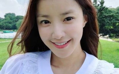 이시영, '박스 날개' 달고 나는 연습 중? 엉뚱+발랄 [TEN★]