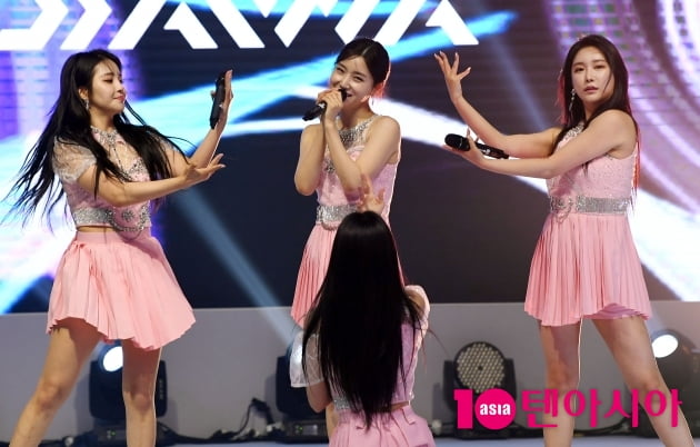 [TEN 포토] 브레이브걸스 유나 '머리 묶은 단발좌'