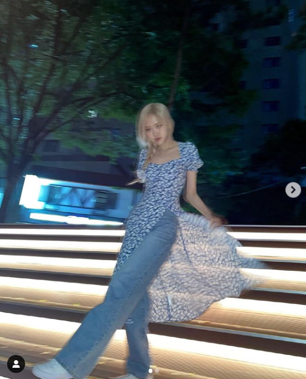 블랙핑크 로제, 청바지+ 원피스 매치...청청패션도 완벽하게 소화[TEN★]
