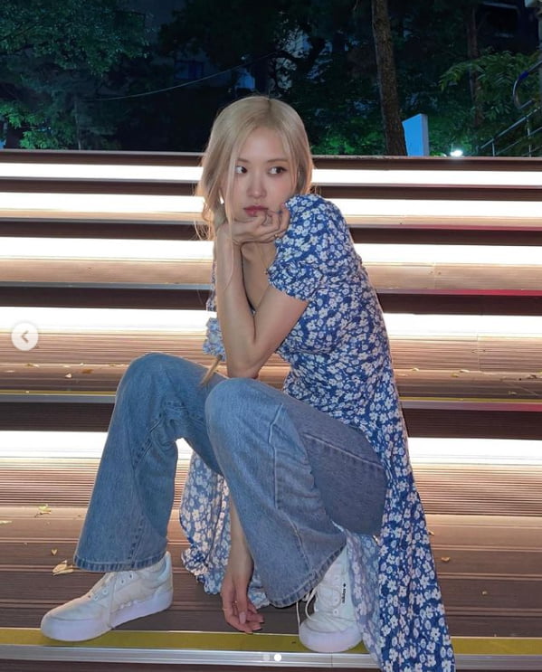 블랙핑크 로제, 청바지+ 원피스 매치...청청패션도 완벽하게 소화[TEN★]
