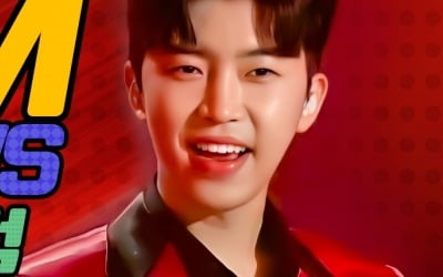 임영웅, '두 주먹' 무대 800만뷰 돌파…퍼포먼스도 장인