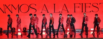 [TEN 포토] 오메가엑스 '타이틀곡 'VAMOS'로 데뷔신고'