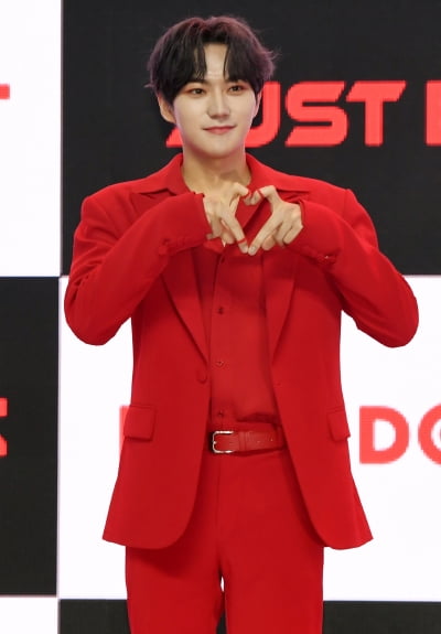 [TEN 포토] 저스트비 JM '비주얼 하트'