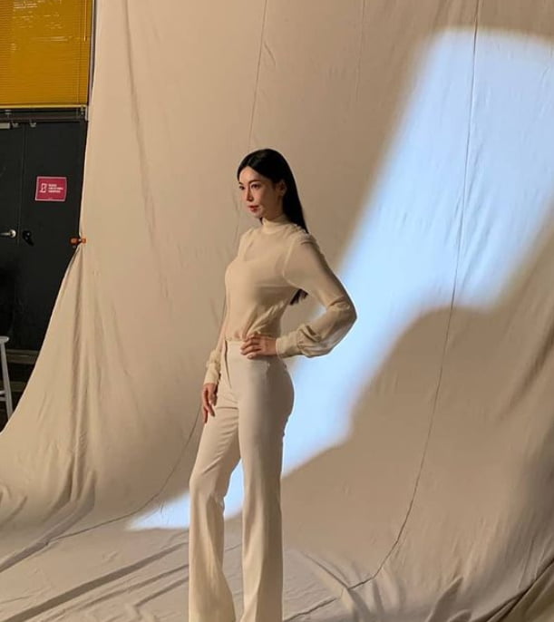 김소연, 천서진 벗고 과감한 속옷 노출 [TEN★]
