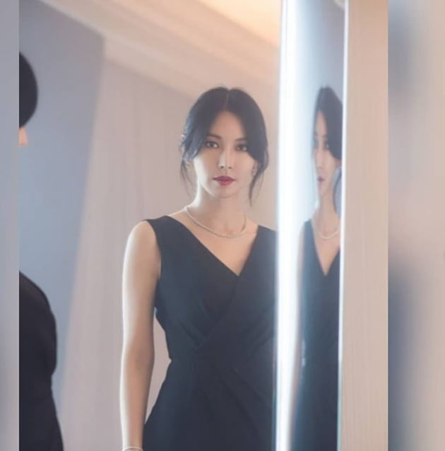김소연, 천서진 벗고 과감한 속옷 노출 [TEN★]