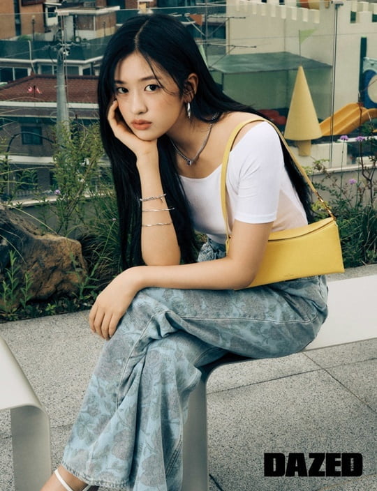 안유진, 시크→러블리까지…팔색조 매력 [화보]