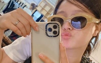 '이욱♥' 벤, 약지엔 반지+캣아이 프레임 선글라스 '힙한 매력' [TEN★]