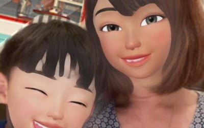 '홍콩댁' 강수정, 만화 같은 비주얼의 아들 얼굴 공개 [TEN★]