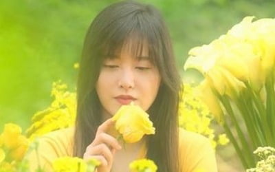 노란 꽃밭서 담배 문 구혜선, 복귀 위해 제대로 이 갈았다 [TEN★]